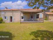 Belle maison en pierres avec jardin 133m² Chef Boutonne