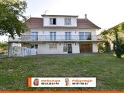 Belle maison familiale avec vue dominante à Creuzier Le...