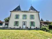 Belle maison renovée avec jardin au centre de Monpazier...