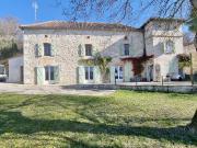 Belle propriété en pierre avec vue dégagée dans le Tarn...