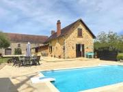 Belle Propriete En Pierre, Dependances Et PISCINE 140m²...