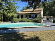 Belle propriété sur sur 1 hectare avec vue sur Uzes...