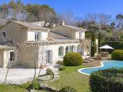 Belle Villa au calme avec superbe vue dégagée 249m²...