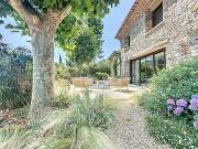 Belle villa contemporaine avec superbe prestations et...