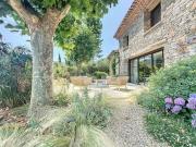 belle villa contemporaine avec superbe prestations et...