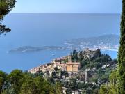 Belle villa provencale offrant une vue mer panoramique