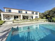 Belle villa récente avec joli jardin et piscine. 195m²...
