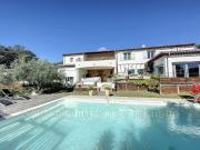 Belle Villa Récente avec Vue Dégagée, Calme et Piscine ?...