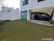 Bellisima casa con excelente calidad de construccion y...