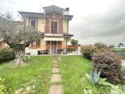 BELLISSIMA VILLA A SCHIERA DI TESTA