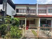 Below Market Value 300m to LRT Terrace House Taman...
