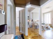 BESANCON F3 Square Saint Amour