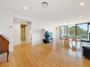 Bespoke North Facing Two Bedroom Apartment in Convenient...