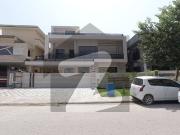 Best chance offer! Your dream home located @ central...