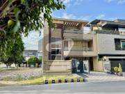 Best Location Gujranwala Triple Storey 10 Marla House...