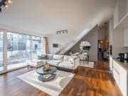 BESTLAGE* + 4 Zimmer DG Wohnung + Balkon – klimatisiert...