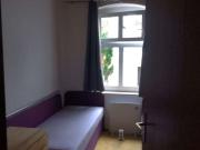Bett im Mehrbettzimmer in einer 4 Zimmer WG zu vermieten