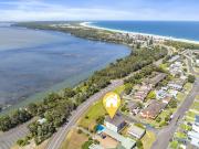 BETWEEN THE OCEAN & LAKE BEST OF BOTH WORLDS!