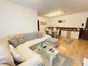 Bezaubernde Drei Zimmer Wohnung mit kleinem GARTEN