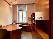 BEZAUBERNDES GESCHÄFTSLOKAL MIT VIELEN AUSLAGENFLÄCHEN... BEZAUBERNDES GESCHÄFTSLOKAL MIT VIELEN AUSLAGENFLÄCHEN...