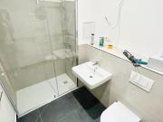 BEZUG nach Sanierung! hochwertige 2 Raum Wohnung im...