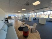 Bezugsfertige Bürofläche mit Glasbüros, Lounge & Top...