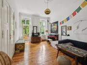 Bezugsfrei: 3 Zimmer Altbau mit Balkon am Boxhagener Platz