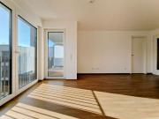 BEZUGSFREI. Neuwertig, hell, modern: Exklusives, ruhiges...