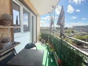 Bezugsfreie 2 ZKB mit Balkon WG tauglich | Großteils...