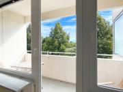Bezugsfreies Apartment mit Balkon – direkt an der U Bahn...