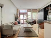 Bien atypique au coeur des Batignolles