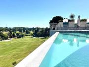 Bienvenido a esta excepcional obra maestra...