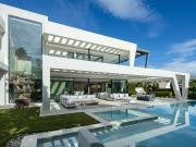 Bienvenido a esta exquisita casa moderna en Nueva...