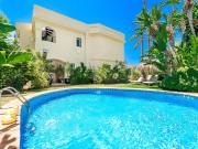 Bienvenido a esta exquisita villa adosada con piscina...