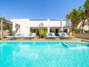 Bienvenido a esta preciosa villa reformada de estilo...