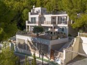 Impresionante villa de 6 dormitorios con vistas al mar...