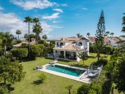 Bienvenido a Villa Montebello, una elegante villa...