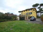 BIFAMILIARE di 7 vani e di 175 mq PIETRASANTA rif. MP1009