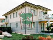 BIFAMILIARE in VENDITA a PIETRASANTA CENTRO di 4 vani