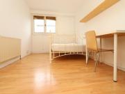 Big double bedroom in Millwall Has a Room