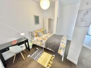 Big double ensuite bedroom near the Selly Oak train station