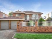 BIG FAMILY HOME WITH PLENTY OF SPACE!