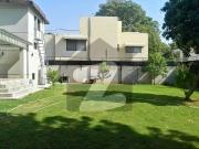 Big Front Prime Location Old House Is For Sale In F 7