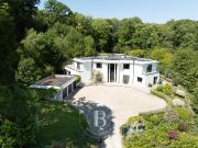 Bihorel Le Chapitre Villa Contemporaine dans un parc...