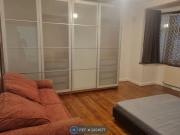 Billet Road, Romford RM6, 3 bedroom bungalow to rent...