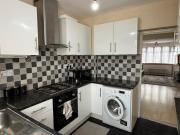 Bills Are Included With R Ground Floor, Lynton Road,...