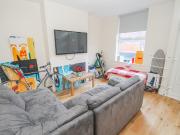 BILLS INCLUDED, Beamsley Terrace, Hyde Park, Leeds, LS6