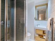 BILLS INCLUDED Bright and modern studio flat in...