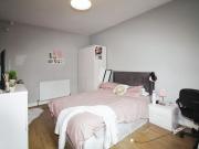 BILLS INCLUDED – Delph Mount, Woodhouse, Leeds, LS6 2HS