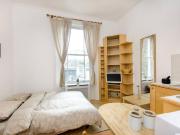 BILLS INCLUDED Studio flat to rent in Pimlico, London SW1V